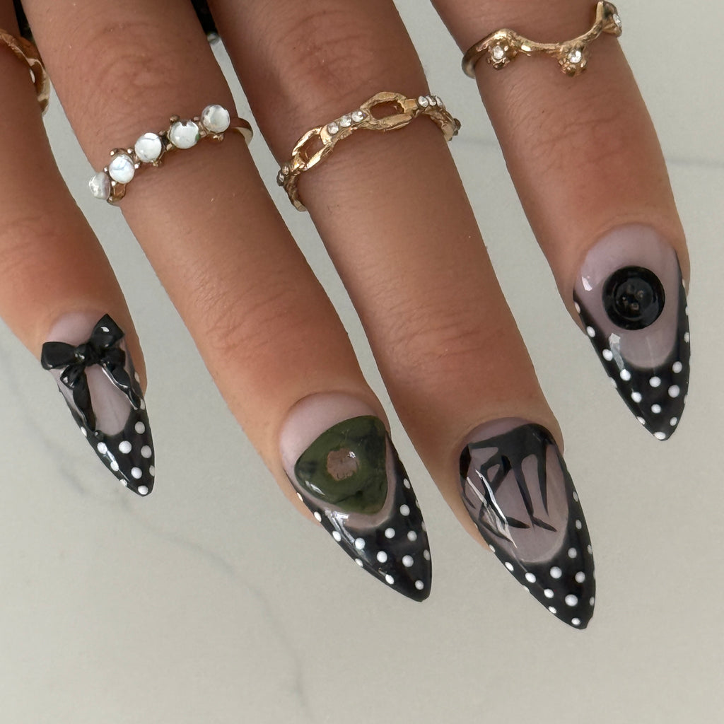 🖤 Ojos Negros — Handmade Press-On Nails