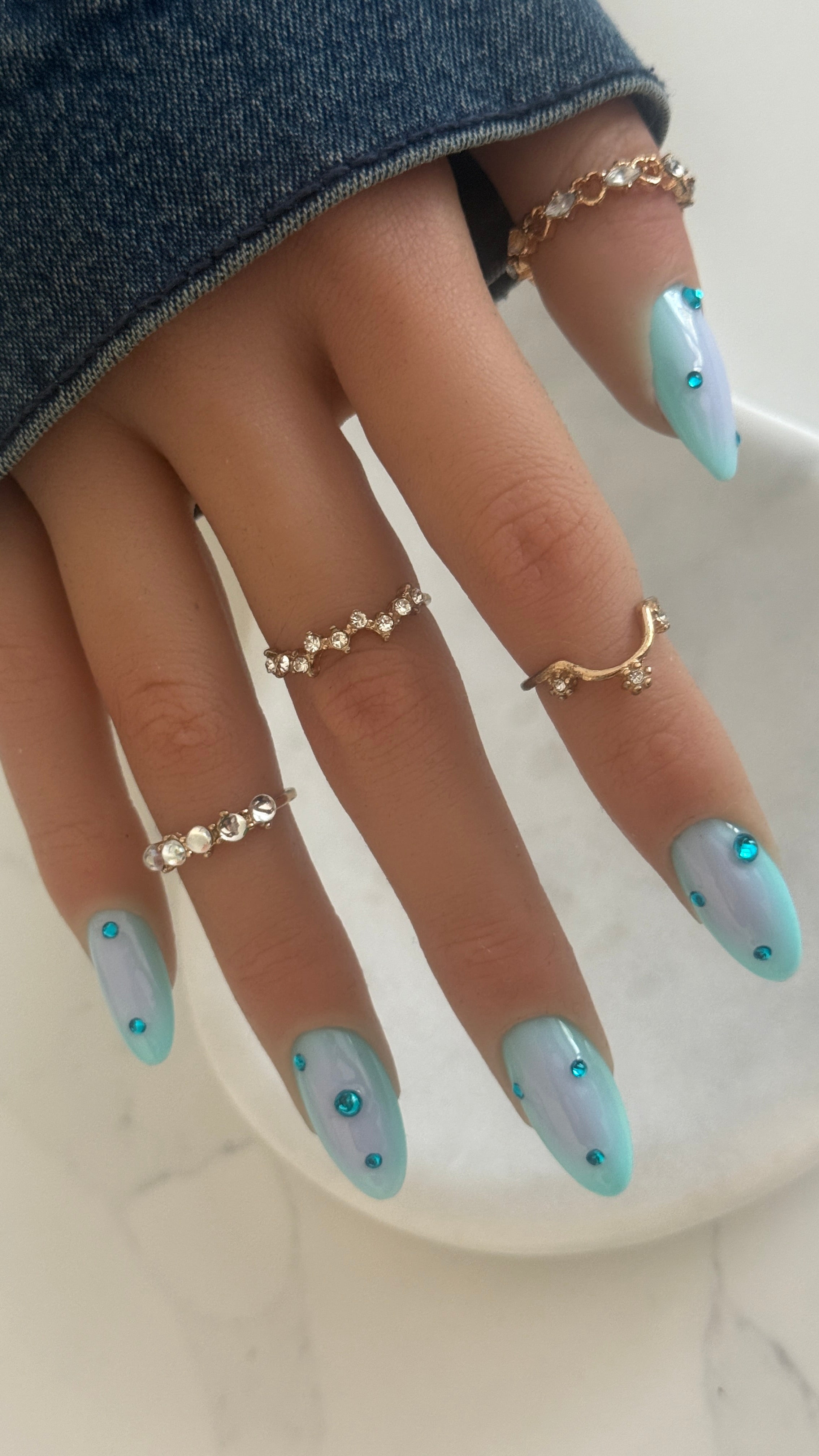Aqua Aura – Soft Glow Set