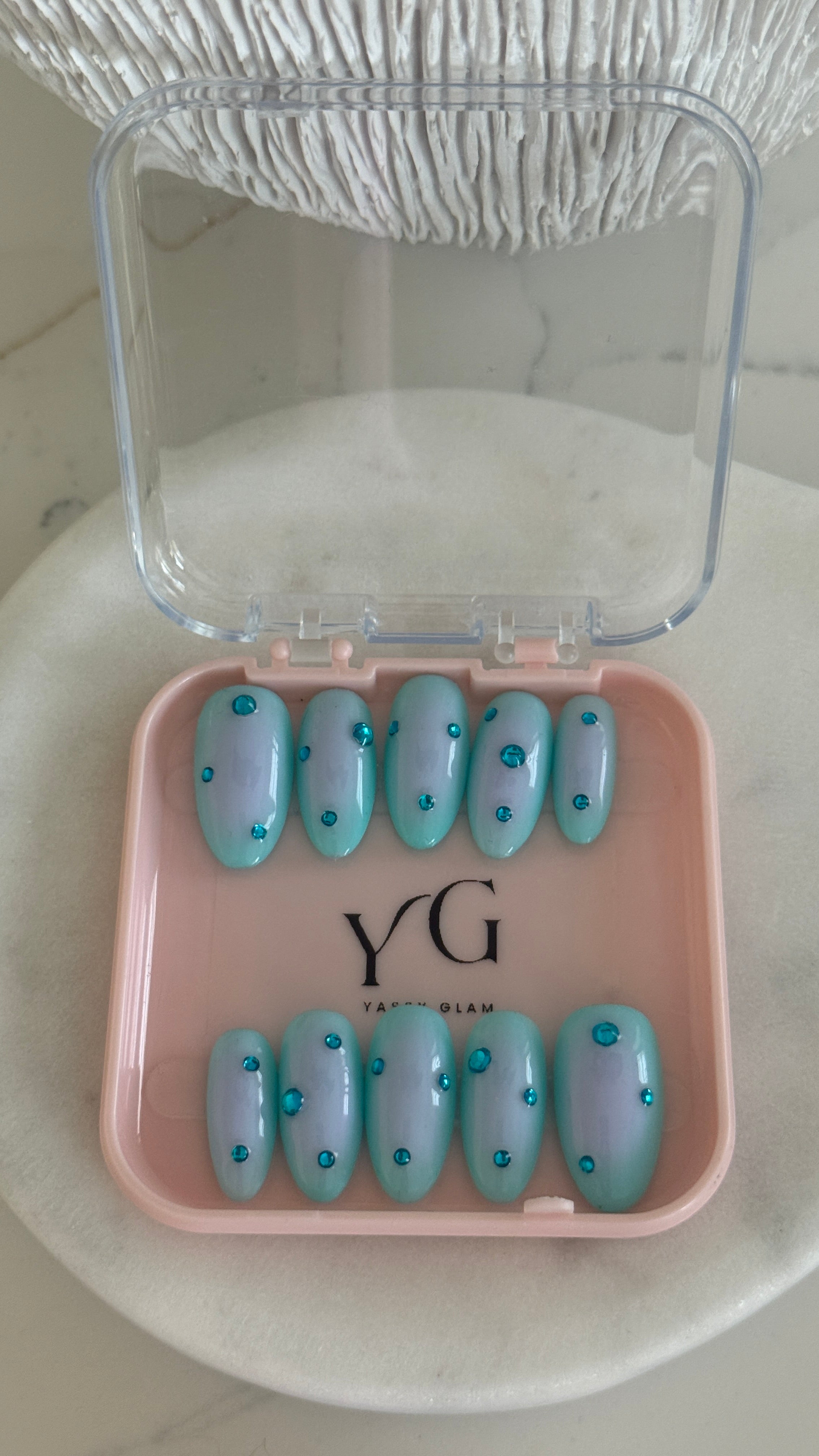 Aqua Aura – Soft Glow Set