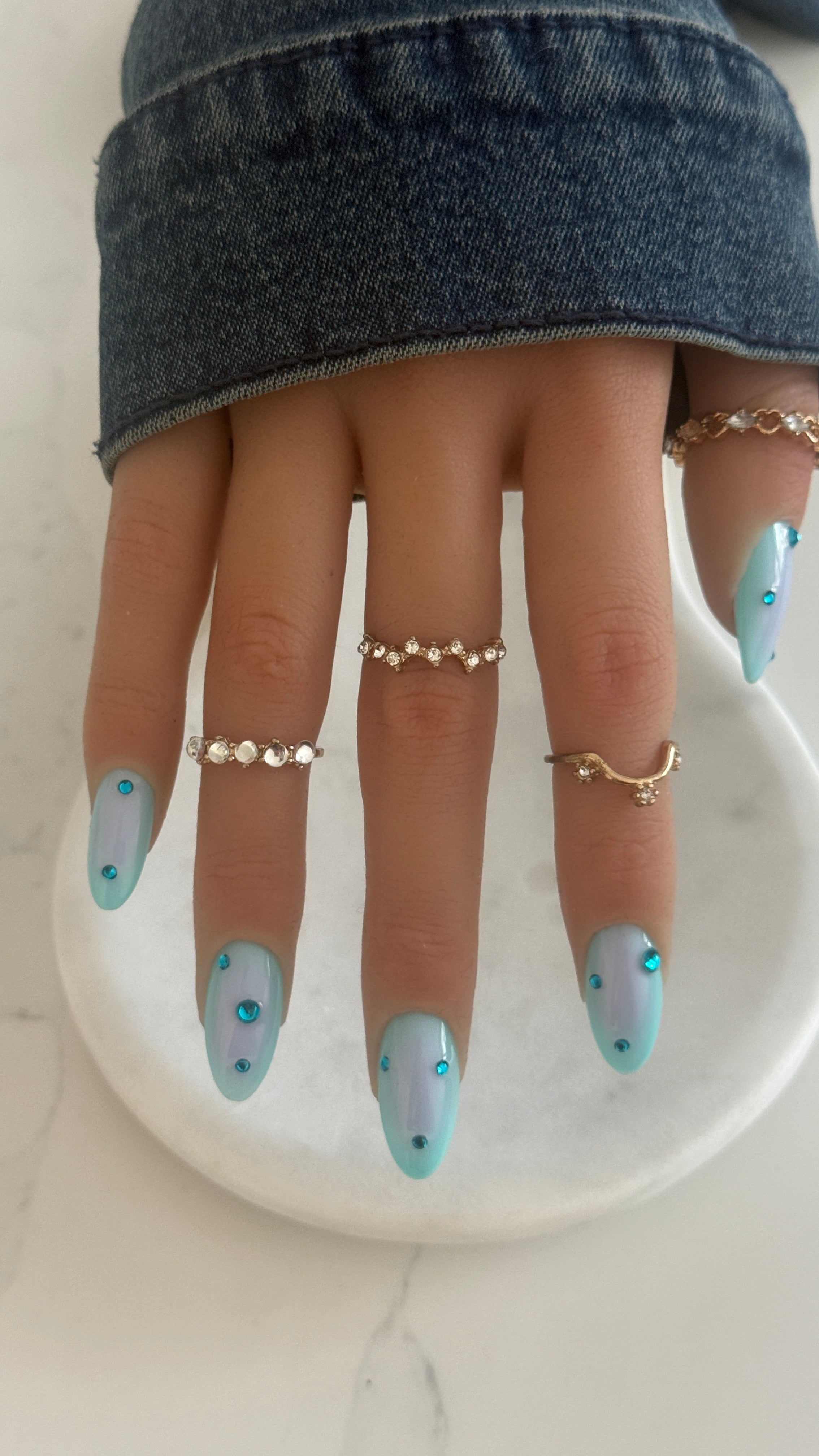 Aqua Aura – Soft Glow Set