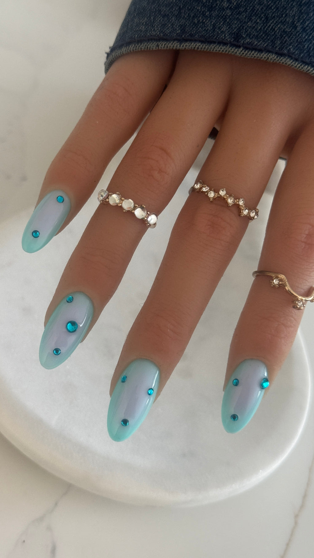 Aqua Aura – Soft Glow Set